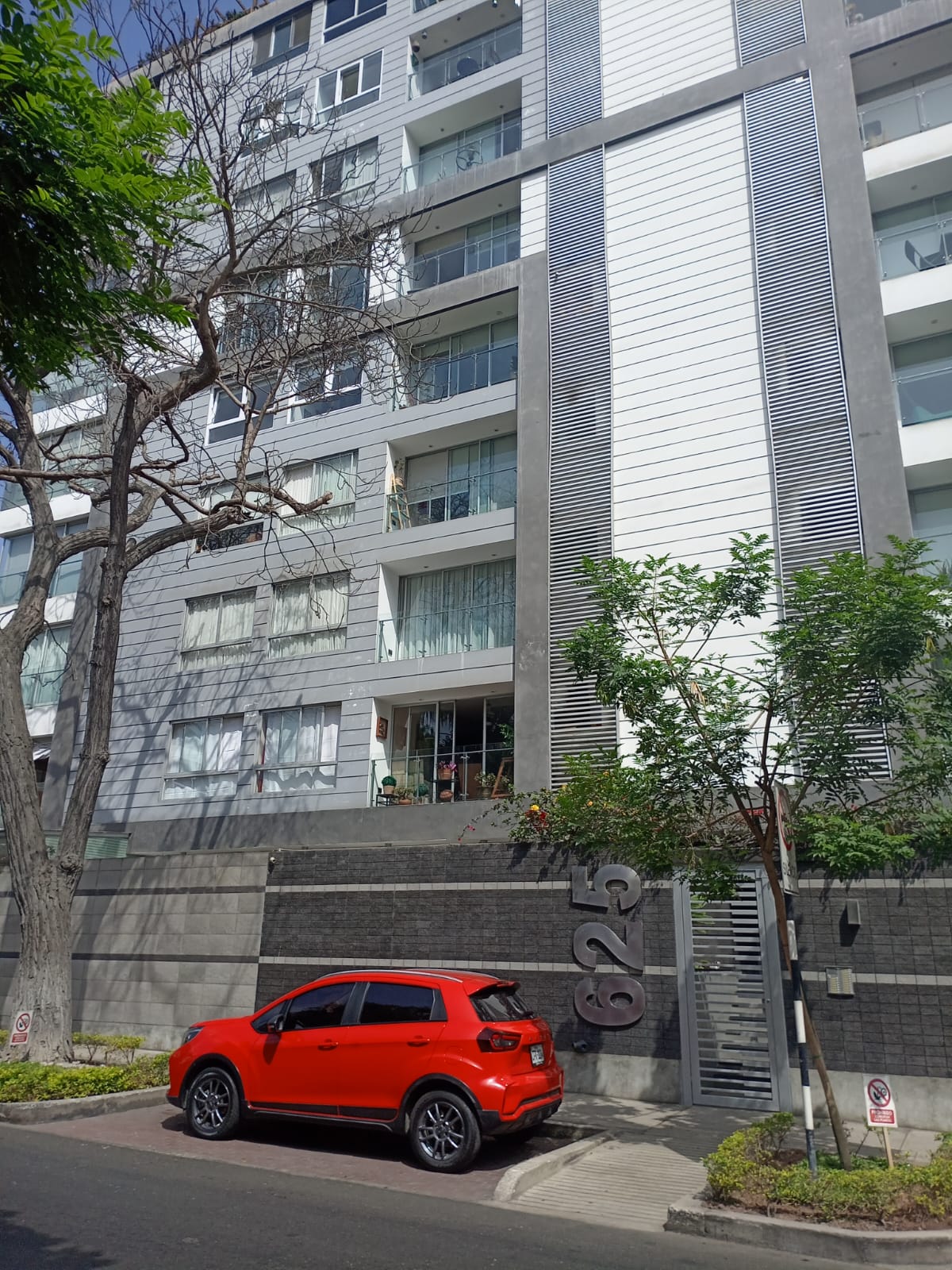 Residencial Vancouver — Fachada pintada